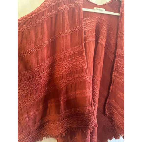 Francesca’s Textured Cotton Poncho – One Size - Picture 5 of 6